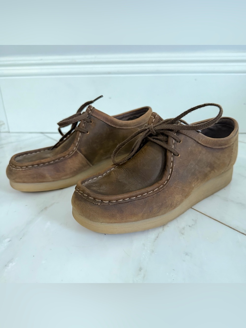 Clark’s Women’s 8 dark brown leather desert booties excellent condition